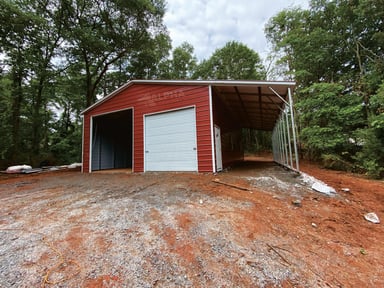 Garage-style Barn w/ Lean-to